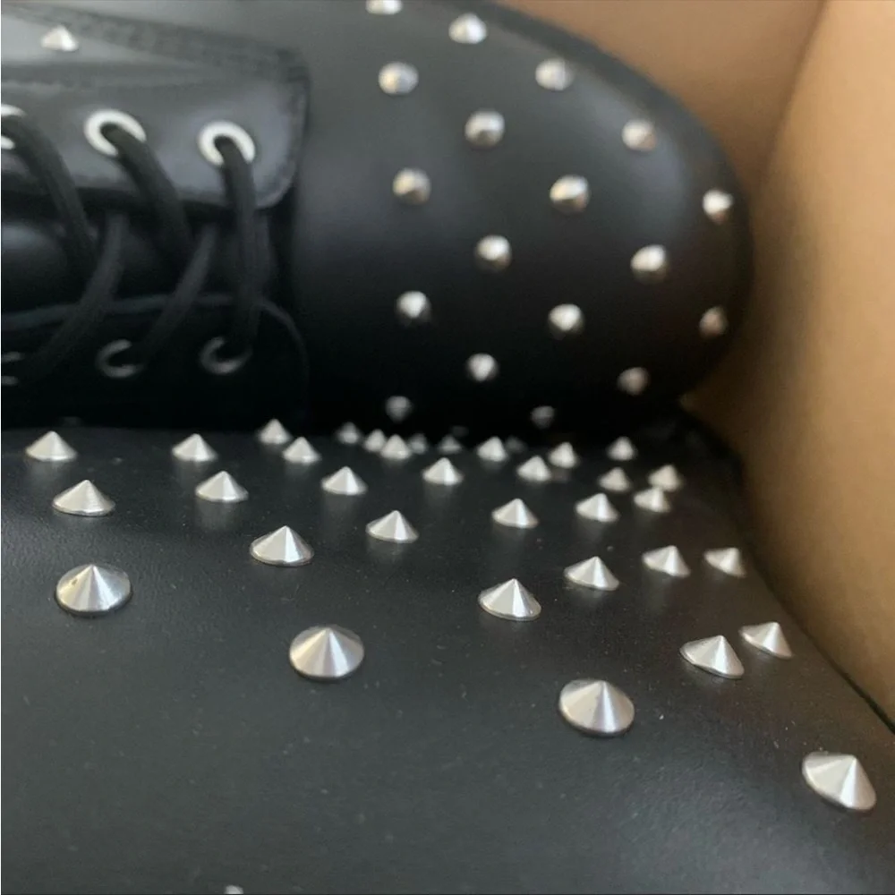 Dr. Martens Studded Combat Boots Size 5 - NEW IN BOX - Picture 6 of 8